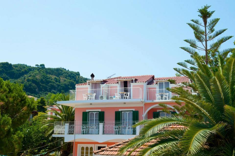 Chryssa Hotel *